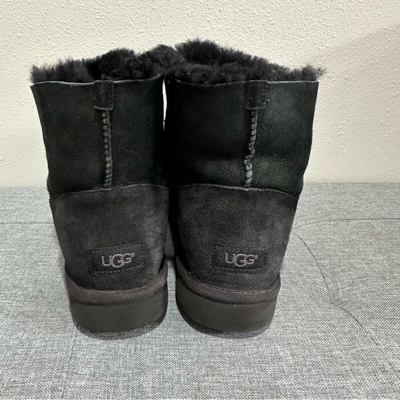 UGG Women’s Gitta Bow Boot - Picture 5 of 14